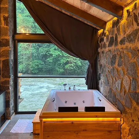 Hotel Letastonehouse Camlihemsin